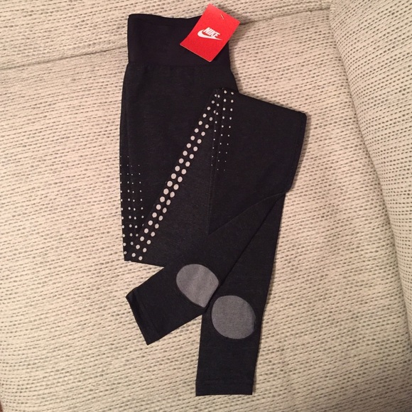 SOLD- Nike Burnout Stirrup Leggings - Picture 2 of 4