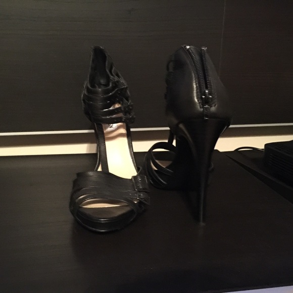 Cute black Steve Madden Sandal