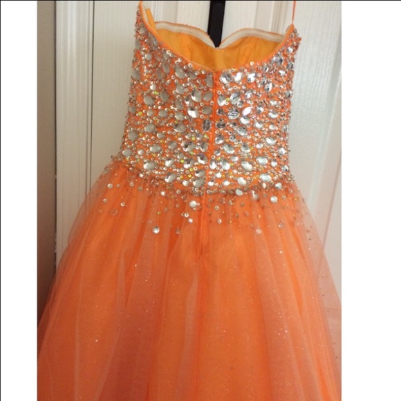 Prom Dress size 2 🎉👑🏈🎊❤️🎓 - Picture 3 of 4