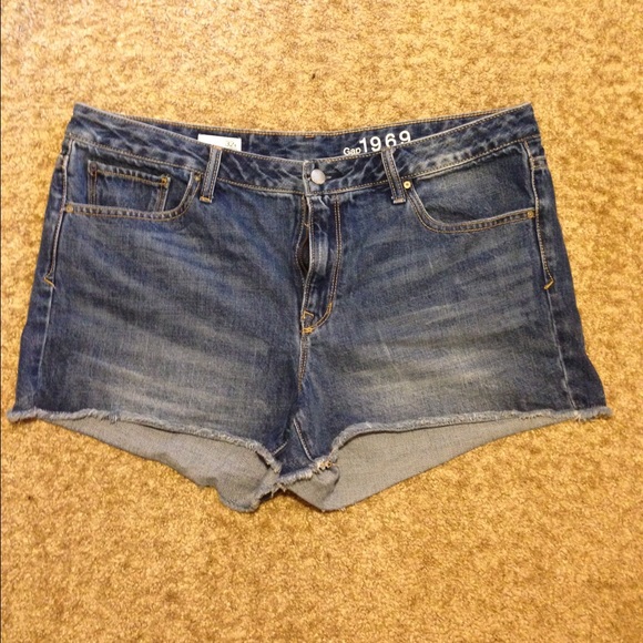 Gap Shorts 32Tall - Picture 1 of 3