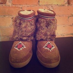 End of winter sale ⚡️ Minnetonka Booties - 7