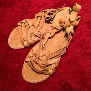 🎉Tan leather strappy sandals