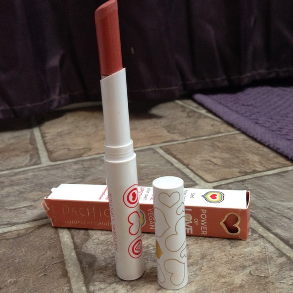 Makeup Bundle!! - Picture 3 of 4