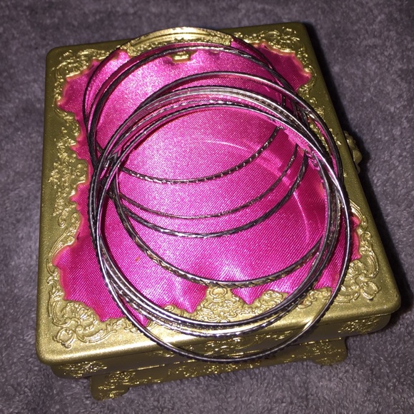8 Bangle Bracelet💗💖🎉