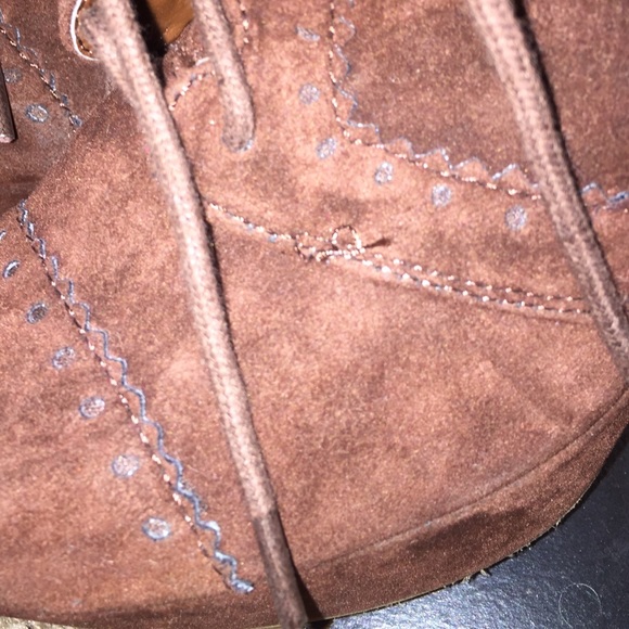 Boots - Picture 3 of 4