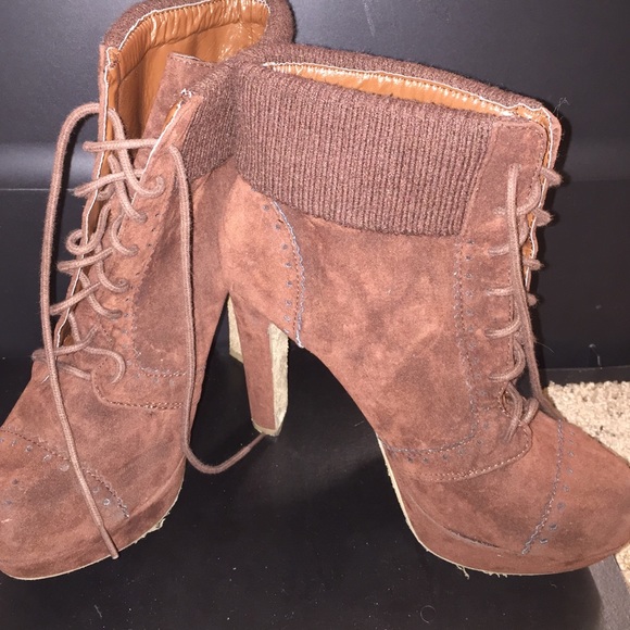 Boots - Picture 4 of 4