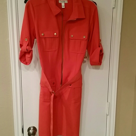 Orange gold zip front dress - Picture 2 of 4