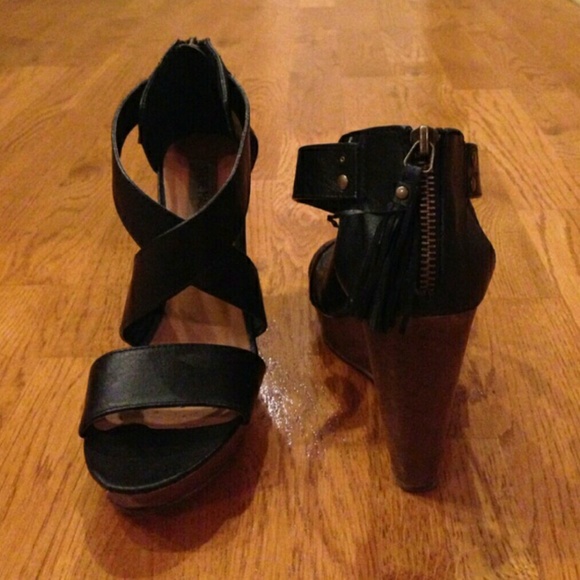 Black Steve Madden wedges