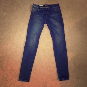 Skinny jeans with front and back pockets