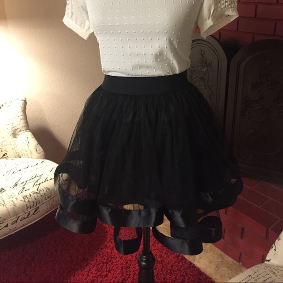 Mini puff skirt, sheer with ribbon hem
