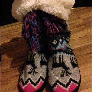 MukLuks Winter Boot Slippers
