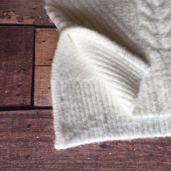 John and Jenn Sweater - Picture 4 of 4