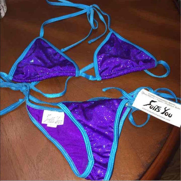 Scrunch butt bikini (competition)