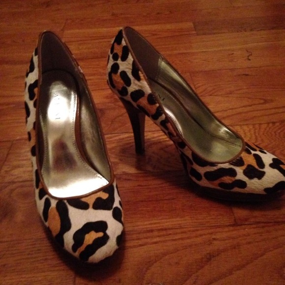 Alfani brand leopard high heels shoe Size 5