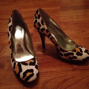 Alfani brand leopard high heels shoe Size 5