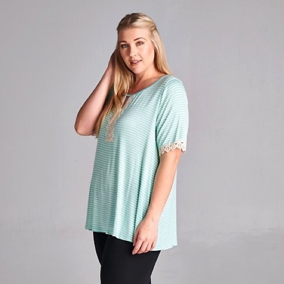 Feminine Striped Top - Picture 2 of 3