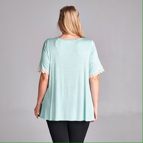 Feminine Striped Top - Picture 3 of 3