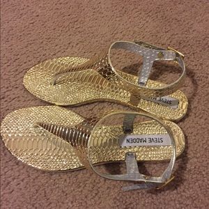 Steve Madden Sandals GOLD size 6