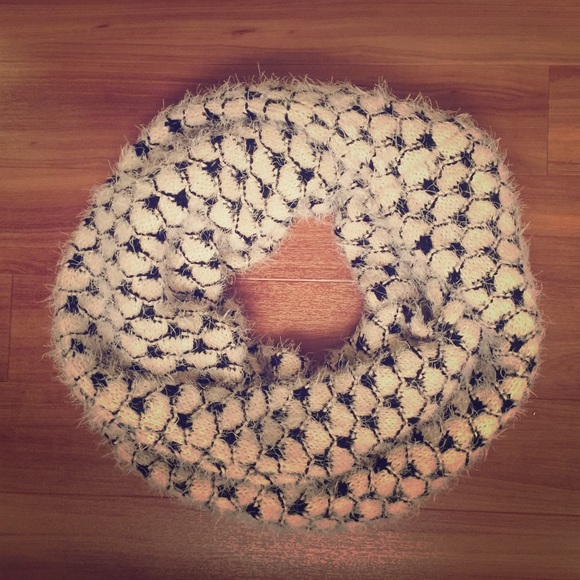 Urban Outfitters Accessories - Eyelash Eternity Scarf