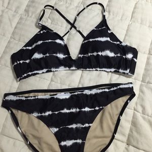 Cross back bikini set