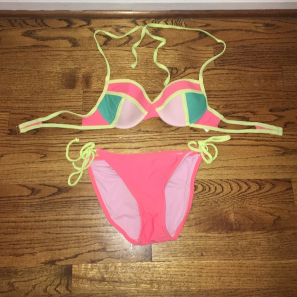 Push-up Multi-Color Bikini - Picture 2 of 4