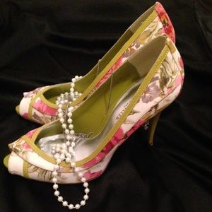 Karen Millen Peep Toe Floral Heels