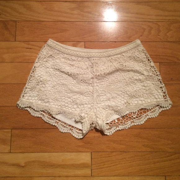 Mossimo crochet shorts