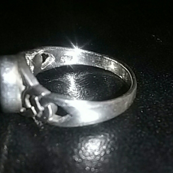(NWOT) STERLING SILVER RING - Picture 3 of 4