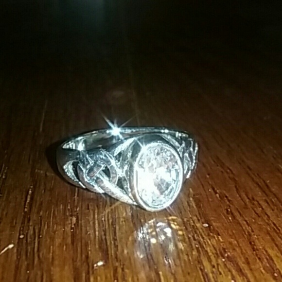 (NWOT) STERLING SILVER RING - Picture 4 of 4