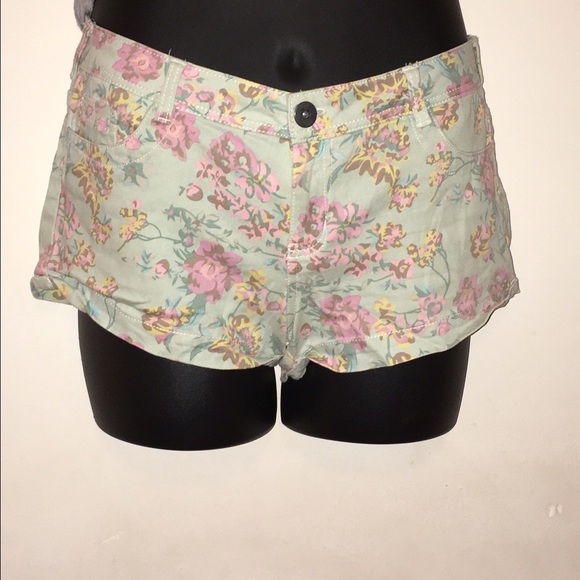 Shorts - Picture 2 of 2
