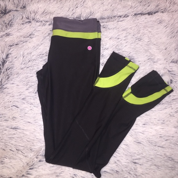 Super cute black and green workout pants!