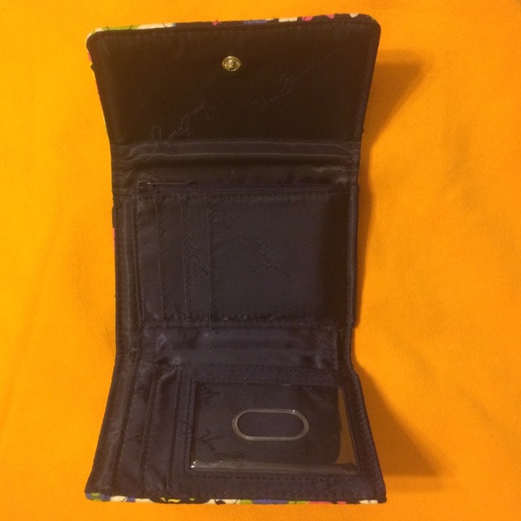 Petite Trifold Wallet - Picture 2 of 3