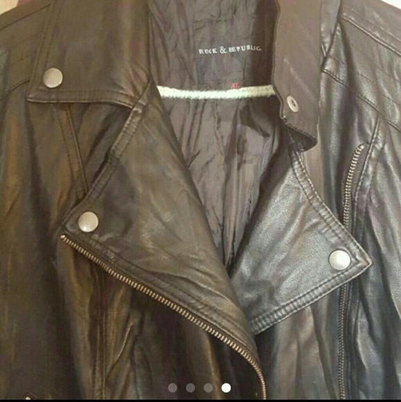 SOLD - Picture 3 of 4