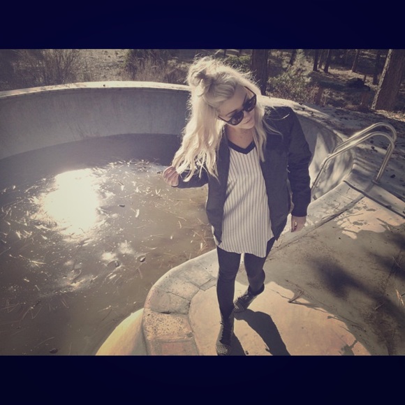 John galt/ brandy Melville baseball tee