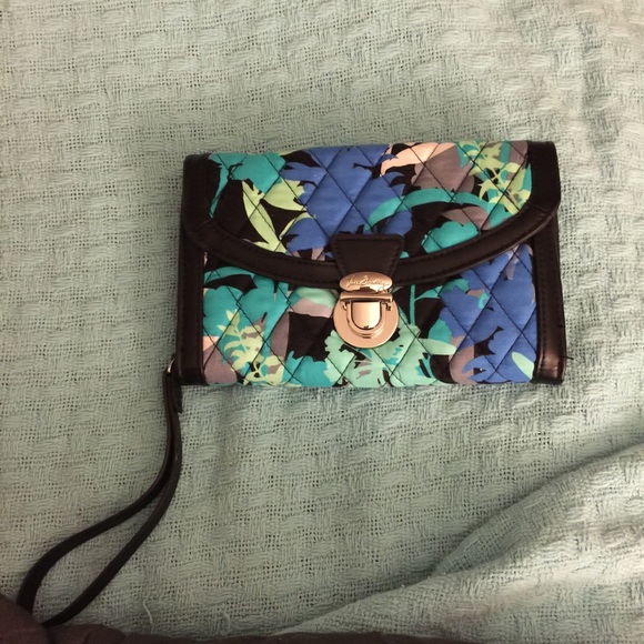 Vera Bradley Camofloral ultimate wristlet