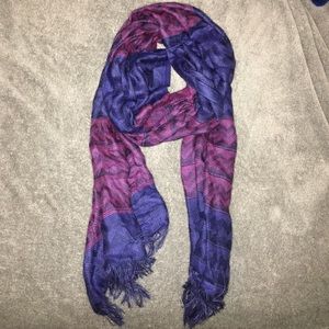 Hand-woven scarf