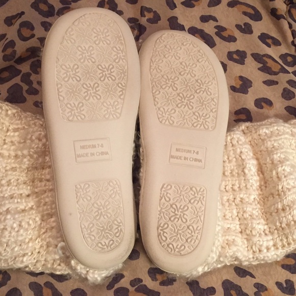 •donated• Simply Vera Slippers - Picture 3 of 3