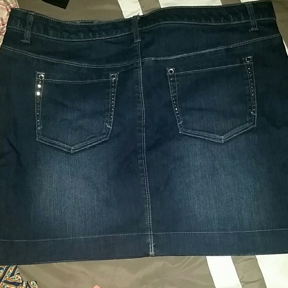 BLING BLING JEAN SKIRT.