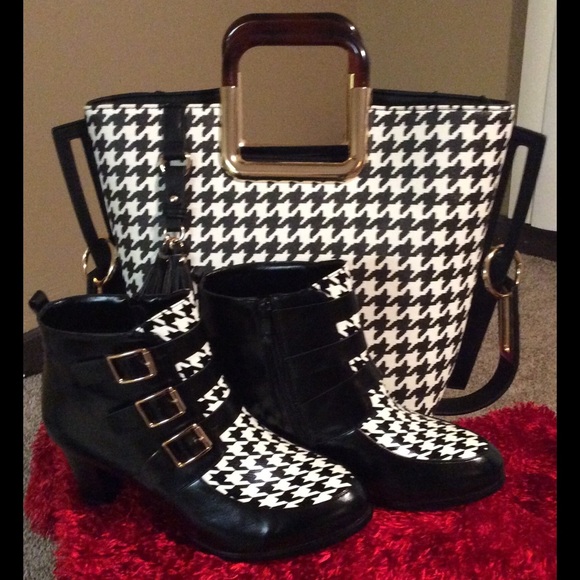 Ankle Boot and Handbag Ensemble.. Great deal! - Picture 1 of 1