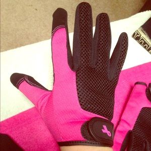 Breast cancer awareness driving/gardening gloves!