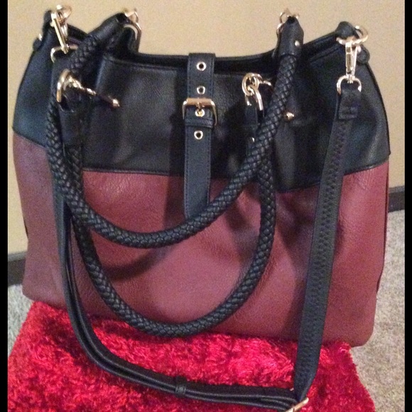 2 piece Shoulder Bag Ensemble - Picture 1 of 3