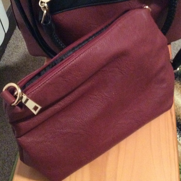 2 piece Shoulder Bag Ensemble - Picture 3 of 3