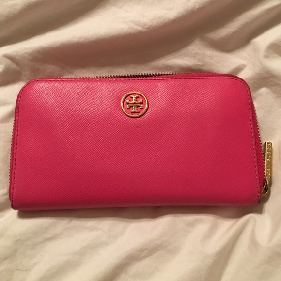Authentic Tory Burch Robinson Wallet