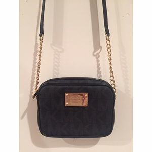 Michael kors crossbody✨