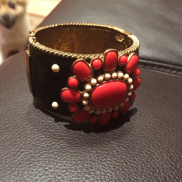 C.Wonder flower enamel cuff bracelet
