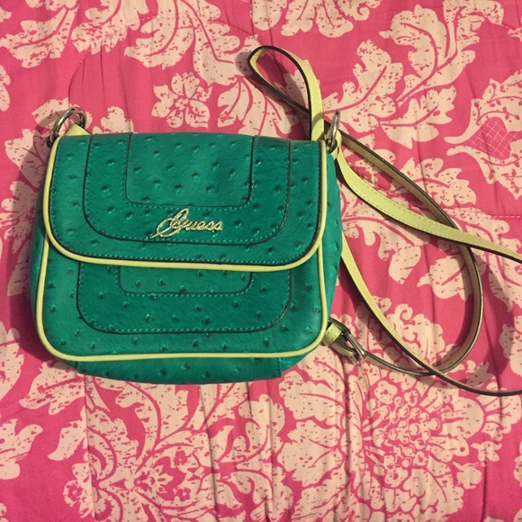 Guess crossbody purse