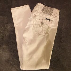 White miss me jeans