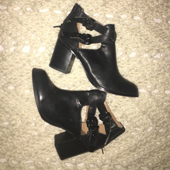 Black Boots w/ Buckles