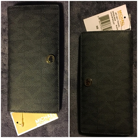 Michael Kors Handbags - Michael Kors wallet