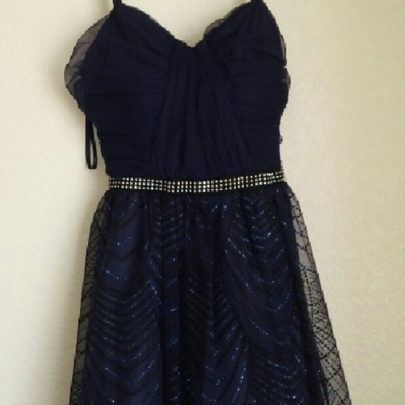 Dress - Picture 3 of 4